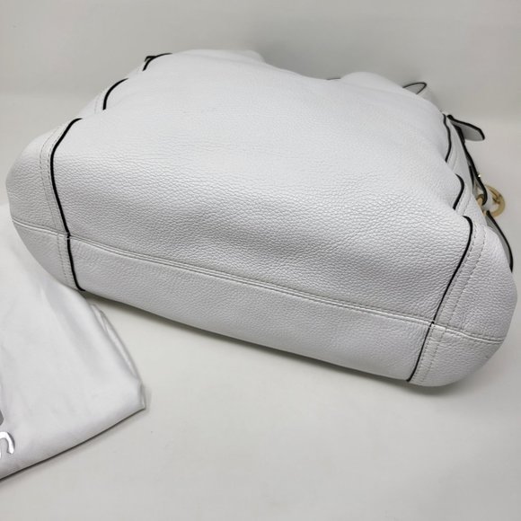 COPY - Chain Tote Shoulder Bag - Picture 4 of 13